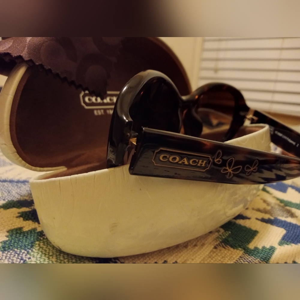 Coach sunglasses - Picture 4 of 9